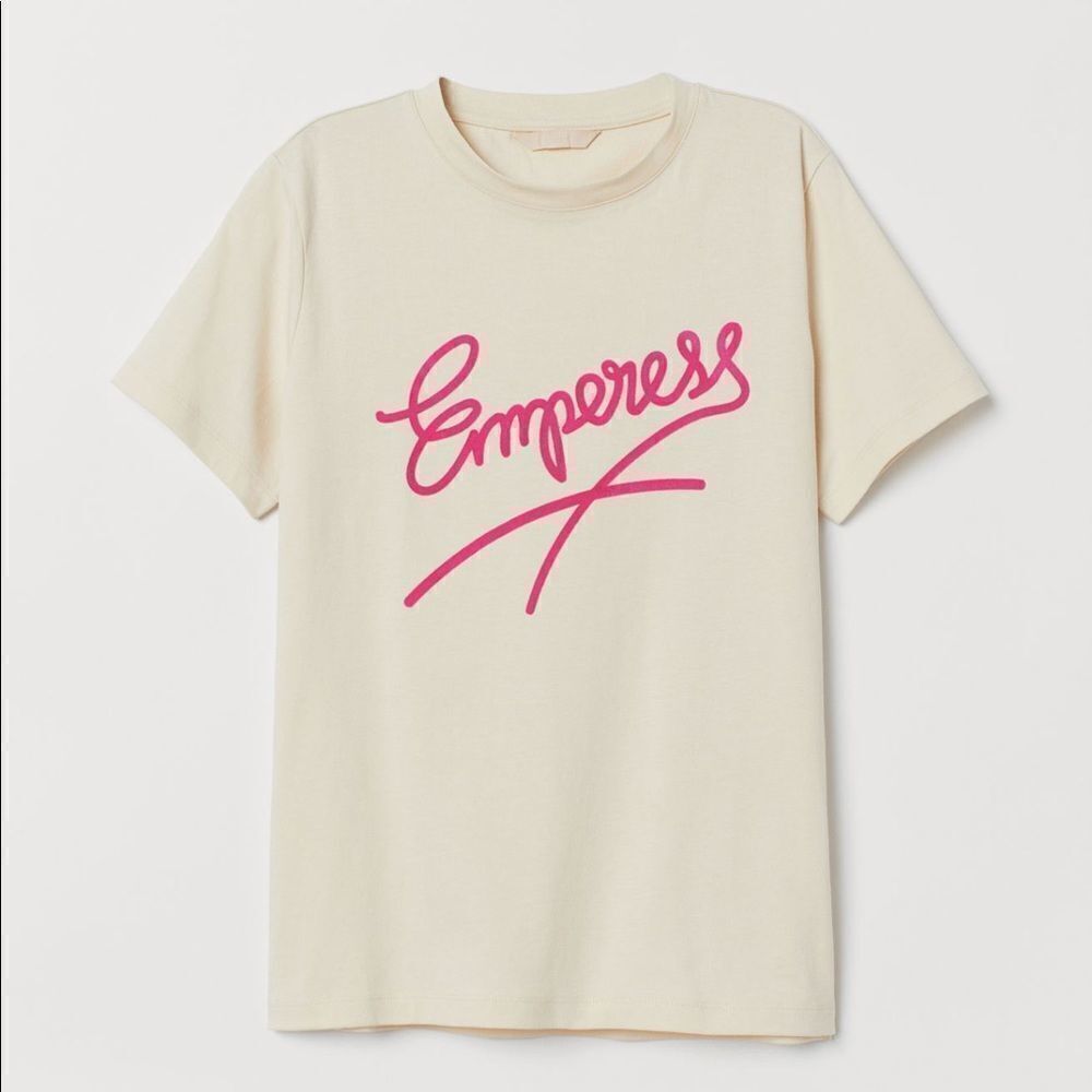 h&m t-shirt with motif at front. Size Xs. New.